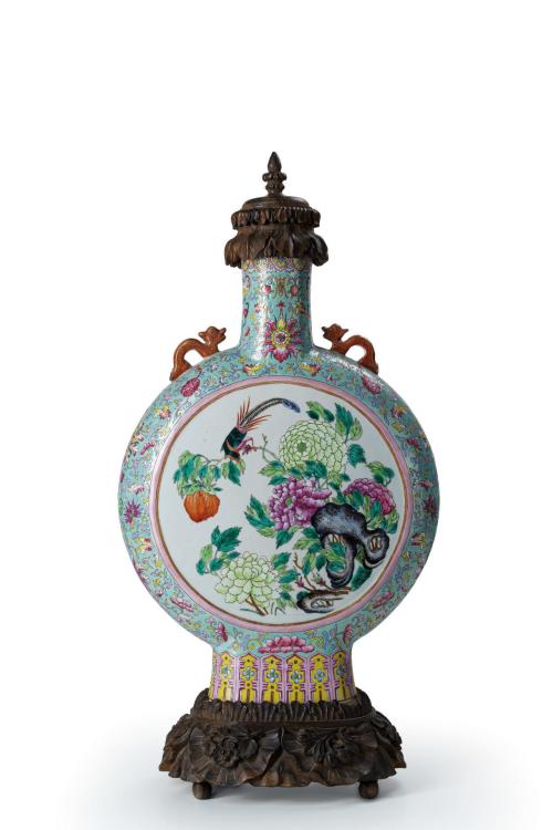 16   -  <p><span class="object_title">Jarrón "moonflask" en porcelana. Familia Rosa. Dinastia Qing S.XIX</span><br></p>