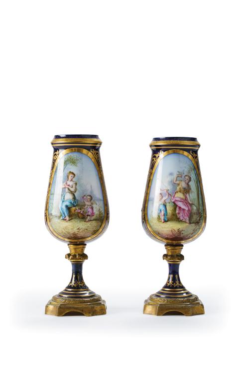 Pareja de copas porcelana , Pareja de copas en porcelana de