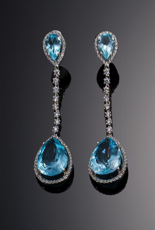 Pendientes largos con topacios y diamantes 