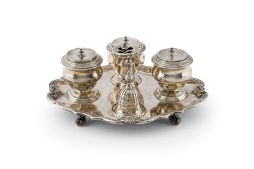 Escribania en plata española punzonada C. 1735. Pieza de co